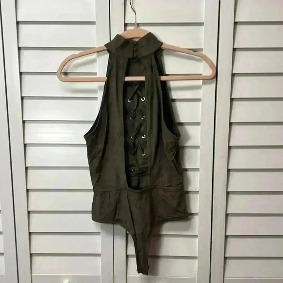 TOBI Suede Sleeveless Bodysuit Size Small Olive Green - Picture 4 of 8